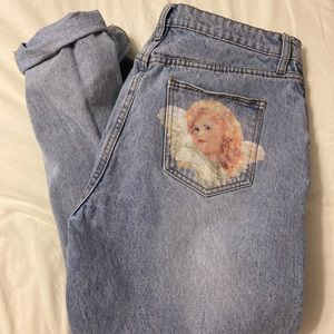 VINTAGE BOYFRIEND JEANS  W/ GRAPHIC BABY STITCH